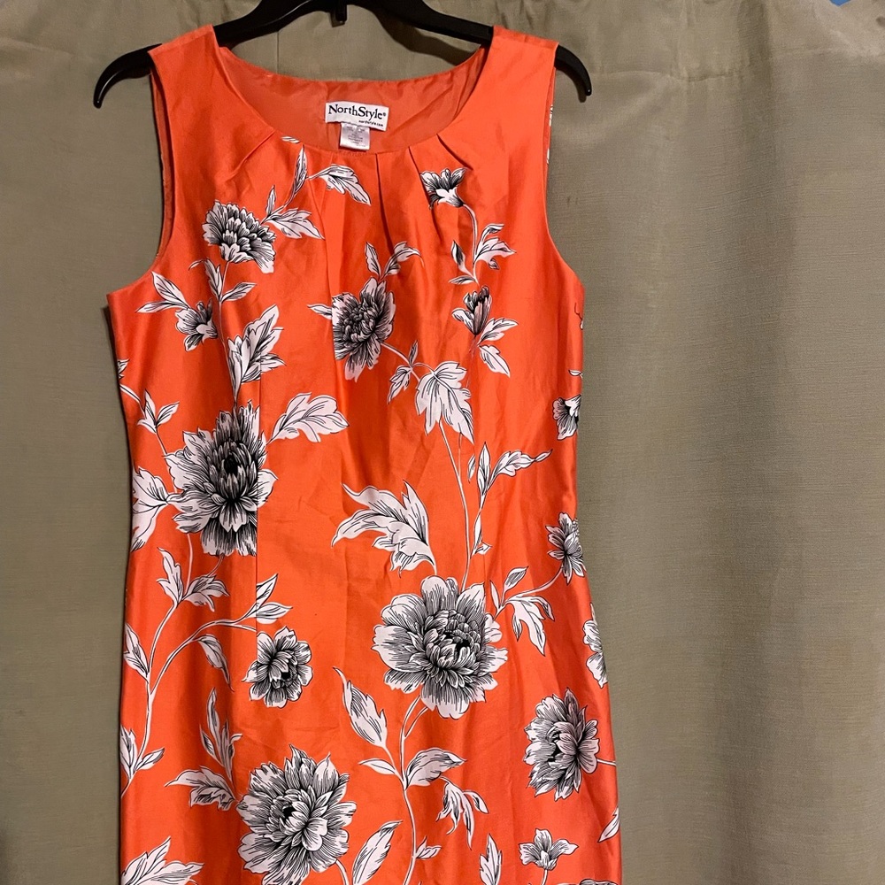 Beautiful Fall orange pencil dress.